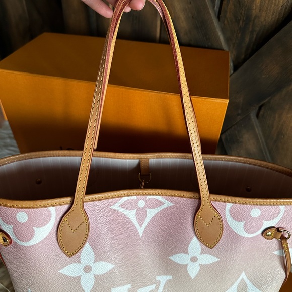 SOLD❤️LE Louis Vuitton By The Pool Ombre Neverfull MM Pink Yellow - Picture 4 of 12